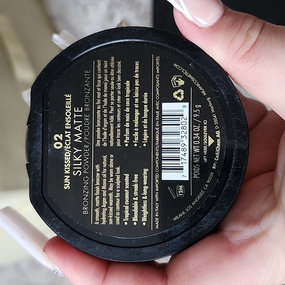 Milani Bronzer - Picture 2 of 3